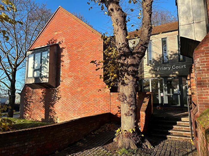 2 Bedroom Flat To Rent In Friary Court, Aylesbury, HP20