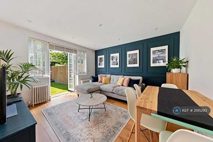 2 Bedroom Flat To Rent In Glenhurst Road, London, N12