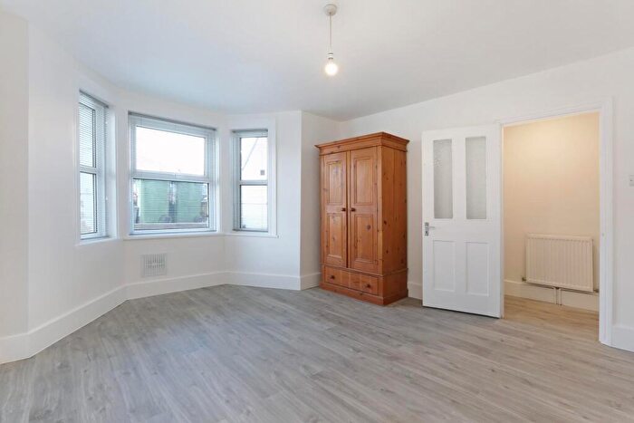 1 Bedroom Flat To Rent In Geoffrey Road, London, SE4