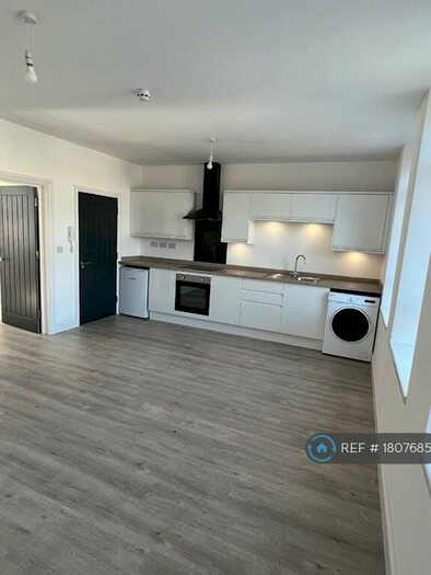 1 Bedroom Flat To Rent In Longton Grove Road, Weston-Super-Mare, BS23