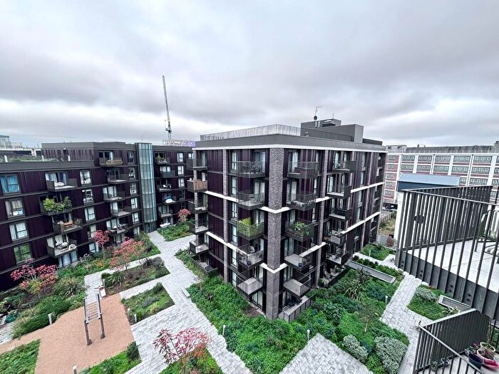 2 Bedroom Flat For Sale In Powerhouse Lane, Hayes, UB3