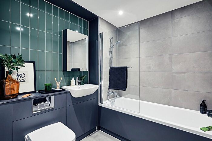 1 Bedroom Flat To Rent In Clyde Place, Glasgow, G5