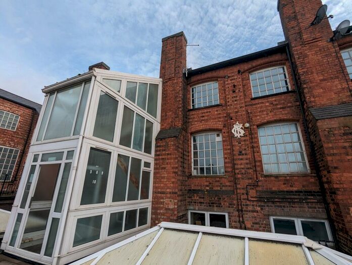 3 Bedroom Apartment To Rent In King Street, Kettering, NN16