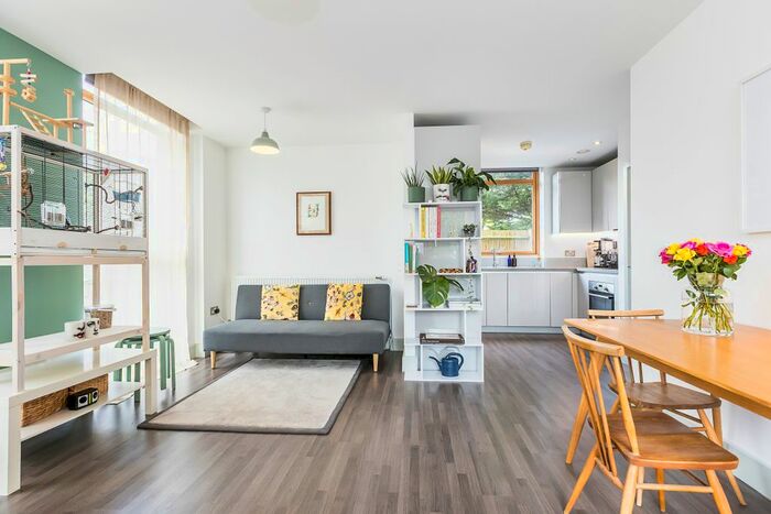 2 Bedroom Flat To Rent In Yeoman Street, London, SE8