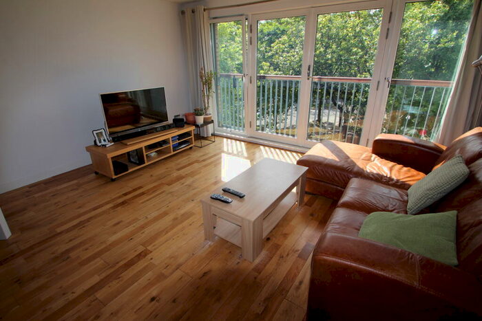 2 Bedroom Apartment To Rent In Great Dove Hill, Merchant City, G1
