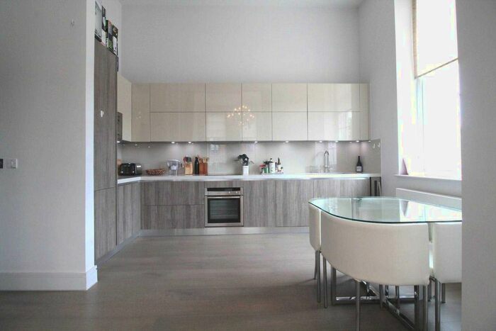 1 Bedroom Flat To Rent In Magistrates House, Brentford, TW8