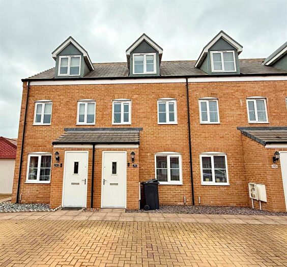 3 Bedroom Terraced House For Sale In Pascoe Drive, Ormesby, NR29