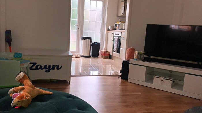 1 Bedroom Flat To Rent In Lee High Road, London, SE12