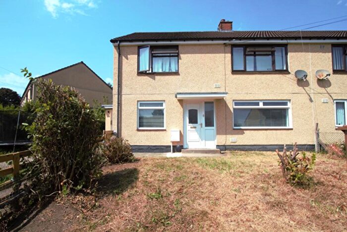 2 Bedroom Flat To Rent In Bevan Rise, Trethomas, CF83