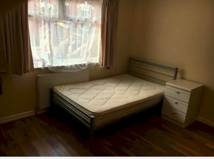 4 Bedroom Property To Rent In Springfield Road, Exeter, EX4