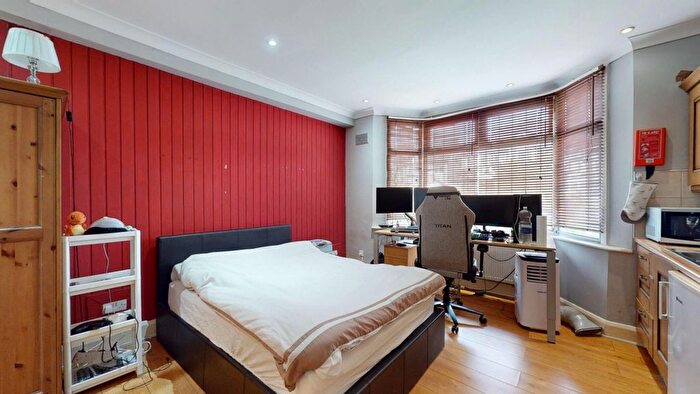 1 Bedroom Studio To Rent In Gunnersbury Lane, London, W3