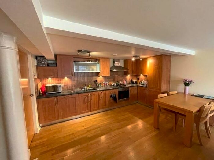 2 Bedroom Flat To Rent In /, Hermand Crescent, Edinburgh, EH11