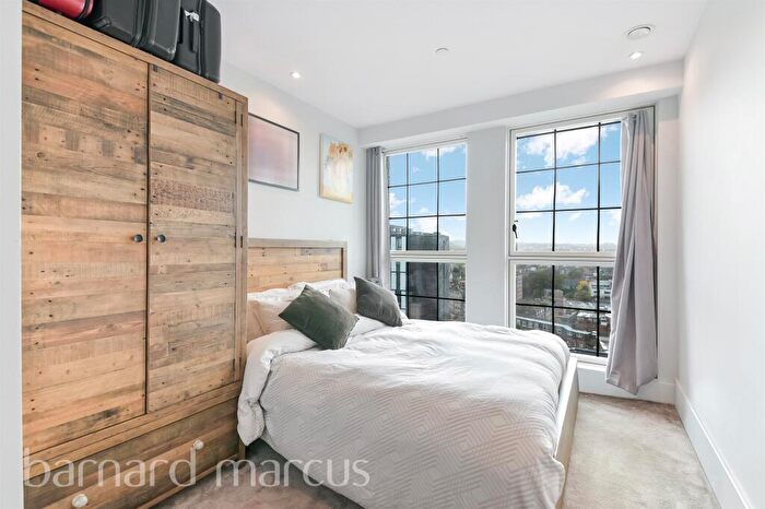 2 Bedroom Flat For Sale In High Street, Croydon, CR0