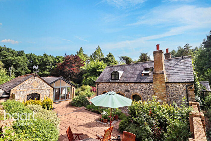 3 Bedroom Cottage For Sale In Agester Lane, Denton, CT4