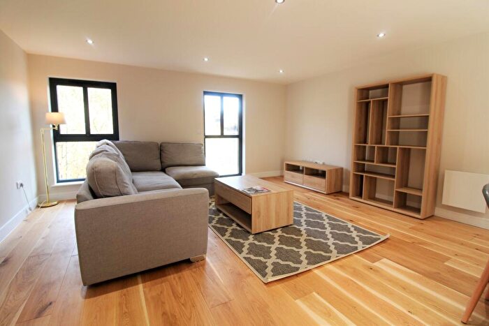2 Bedroom Apartment To Rent In Horsforth Mill, Low Lane, Leeds, West Yorkshire, LS18