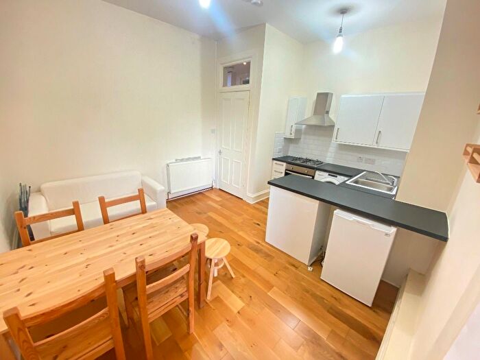 2 Bedroom Flat To Rent In Blackwood Crescent, Newington, Edinburgh, EH9