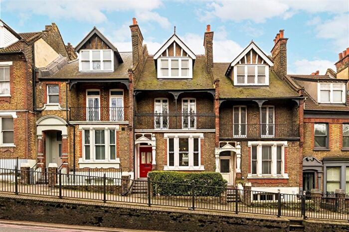 4 Bedroom Property For Sale In Blackheath Hill, Greenwich, SE10