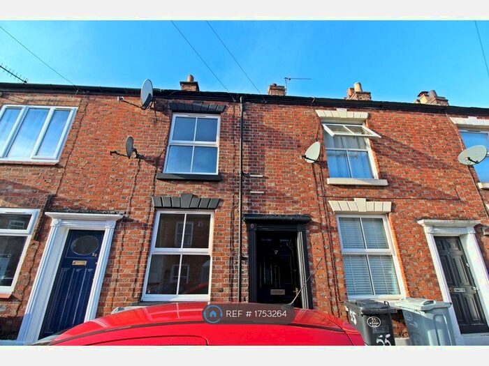 2 Bedroom Terraced House To Rent In St. Georges Street, Macclesfield, SK11