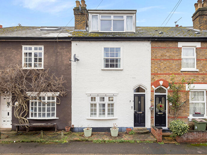 3 Bedroom Terraced House For Sale In Caledon Road, Wallington, Surrey, SM6