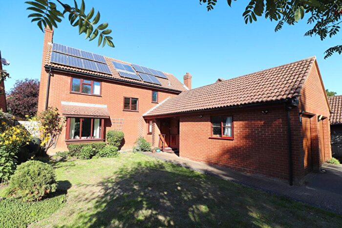 4 Bedroom Detached House For Sale In Wrights Meadow, Walkern, Stevenage, Hertfordshire, SG2