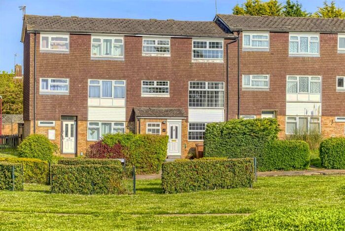 4 Bedroom Town House To Rent In Brooks Court, The Ridgeway, SG14