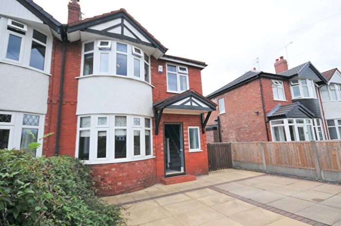 3 Bedroom Town House For Sale In Ashbourne Avenue, Cheadle, SK8