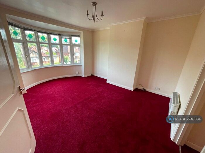 2 Bedroom Flat To Rent In Whitelands Road, High Wycombe, HP12