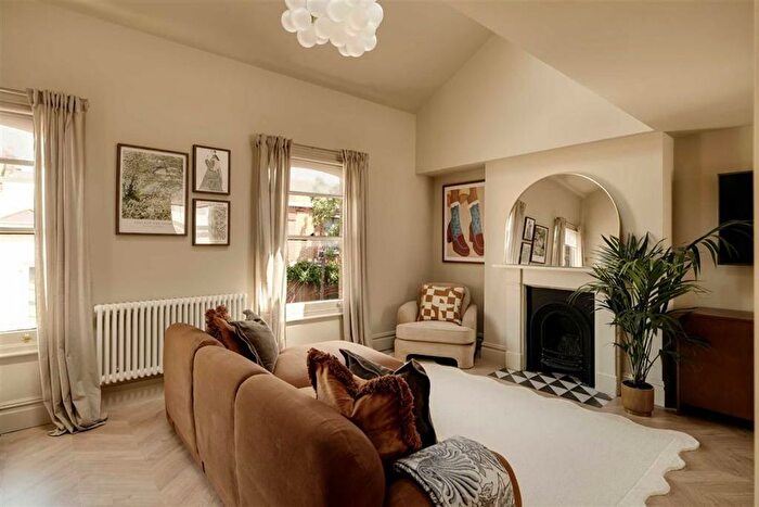 2 Bedroom Flat For Sale In Saltoun Road, Brixton, SW2