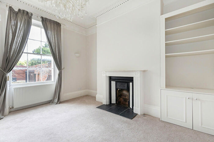 2 Bedroom Apartment To Rent In Montpellier Terrace, Cheltenham, GL50