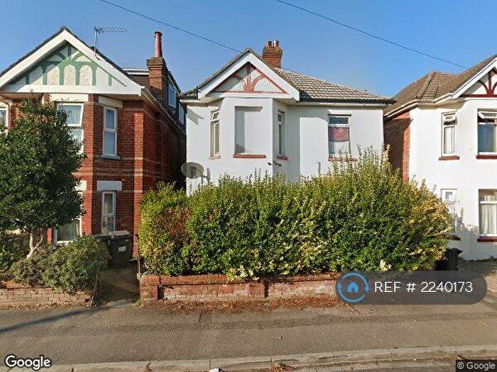 4 Bedroom Detached House To Rent In Markham Road, Bournemouth, BH9