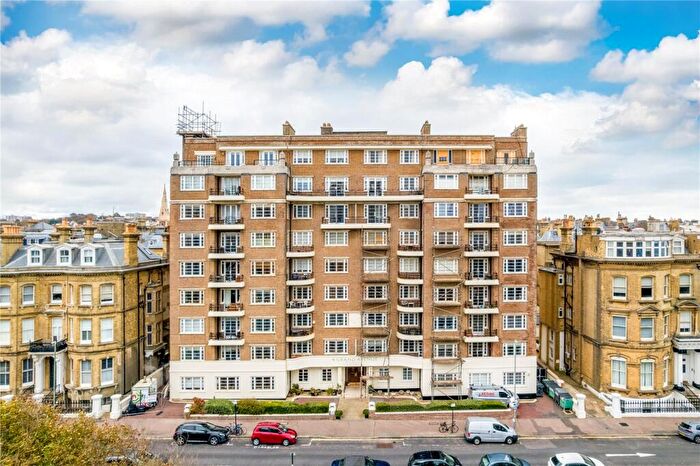 1 Bedroom Apartment For Sale In Grand Avenue, Hove, East Sussex, BN3