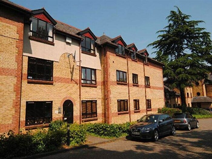 2 Bedroom Flat To Rent In Hatfield Road, St Albans, AL1