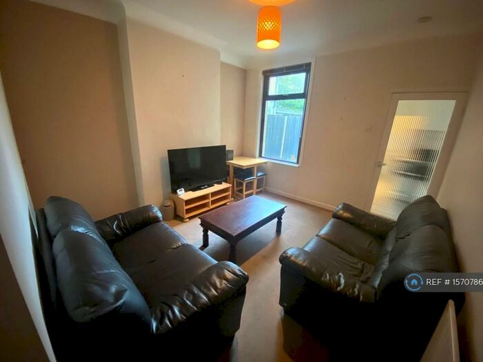 4 Bedroom Terraced House To Rent In Scott Street, Leicester, LE2