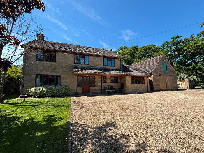 4 Bedroom Detached House For Sale In Manston, Sturminster Newton, DT10