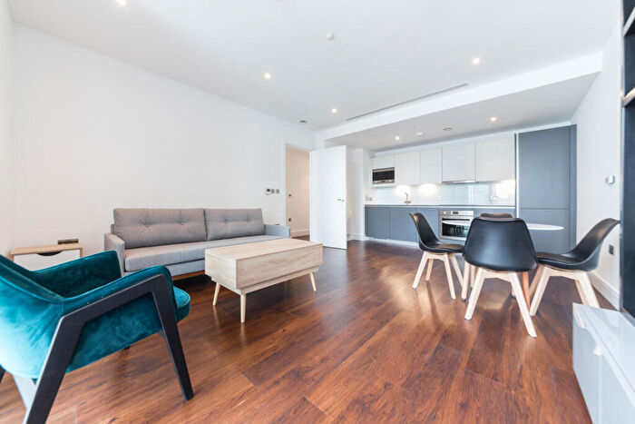 1 Bedroom Flat To Rent In Harbour Way, Canary Wharf, E14