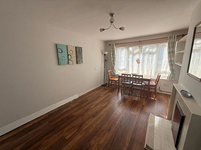 1 Bedroom Flat To Rent In Green Road, London, N14