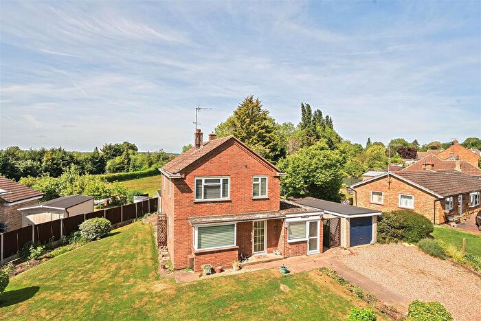 3 Bedroom Detached House For Sale In The Avenue, Bletsoe, MK44