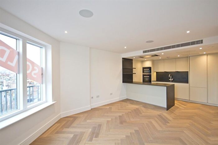 2 Bedroom Flat For Sale In New Kings Road, Fulham, SW6