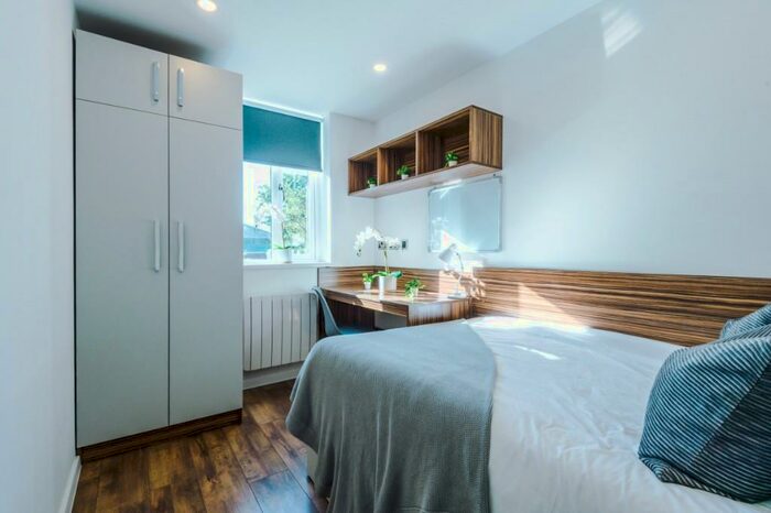 5 Bedroom Block Of Apartments To Rent In Eskdale Terrace, Newcastle Upon Tyne, NE2