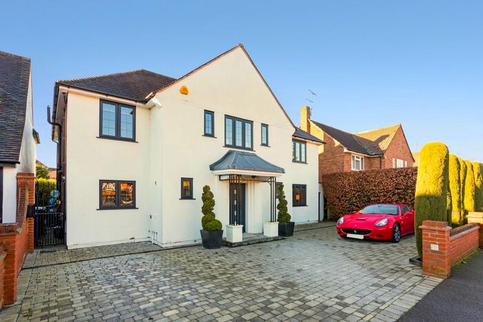 4 Bedroom Detached House To Rent In Devereux Drive, Watford WD17