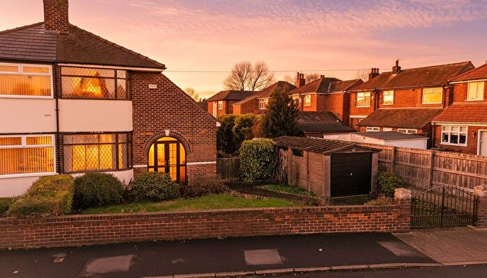 2 Bedroom Semi Detached House For Sale In Lyndon Road, Irlam, M44