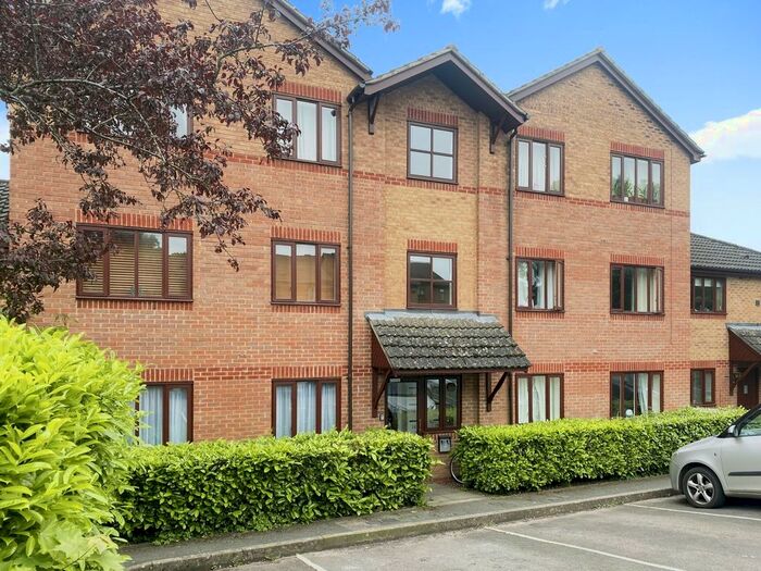 1 Bedroom Flat To Rent In Parklands, Banbury, Oxfordshire, OX16