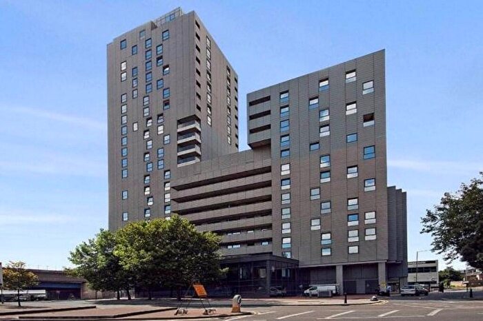 2 Bedroom Apartment To Rent In Wharfside Point South, London, E14