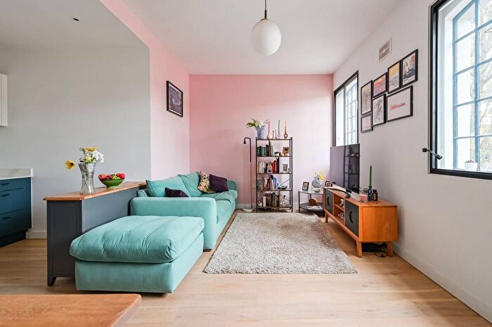 1 Bedroom Flat For Sale In Dye Factory Apartments, Plaistow, London, E13