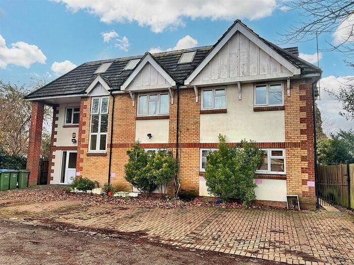 2 Bedroom Flat To Rent In Park House, Pratts Lane, Hersham, KT12