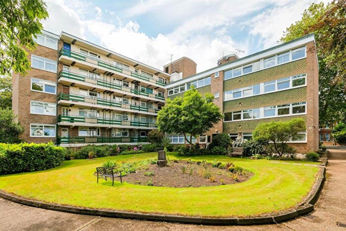2 Bedroom Flat For Sale In St. Mary's Lodge, St. Marys Avenue, Wanstead, E11
