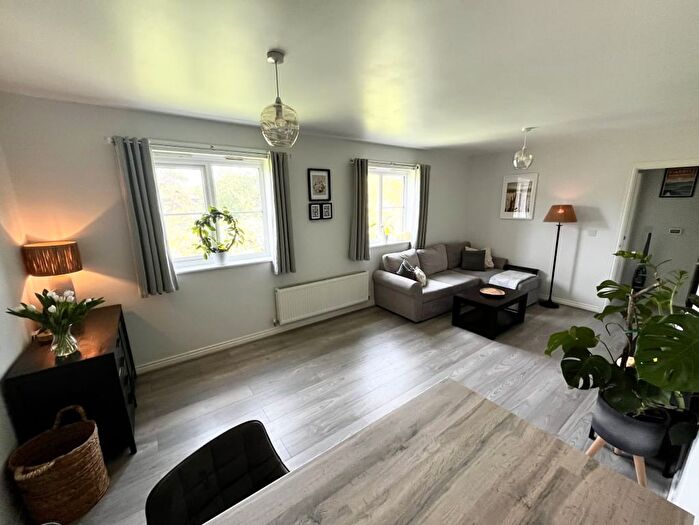1 Bedroom Flat For Sale In Queens Court, Bennington Drive, Borehamwood, WD6