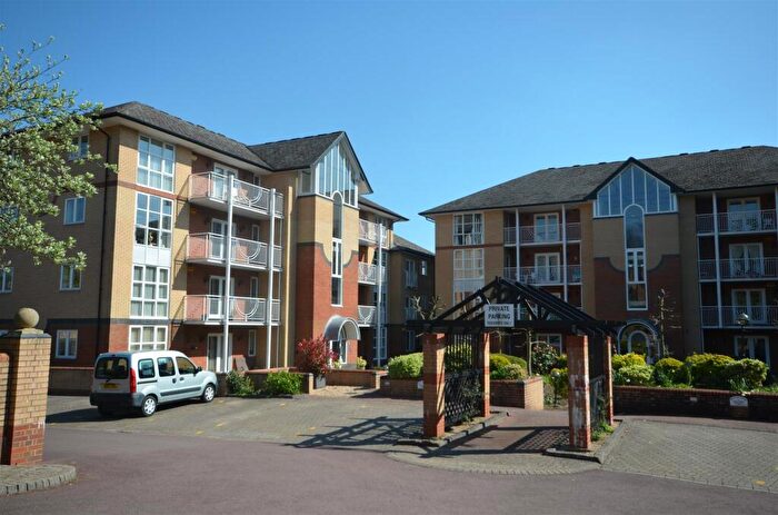 1 Bedroom Flat To Rent In Winn Road, Avenue, Southampton, SO17