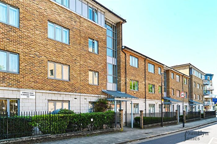 2 Bedroom Flat To Rent In Compass Poiint, Grenade Street, London, E14