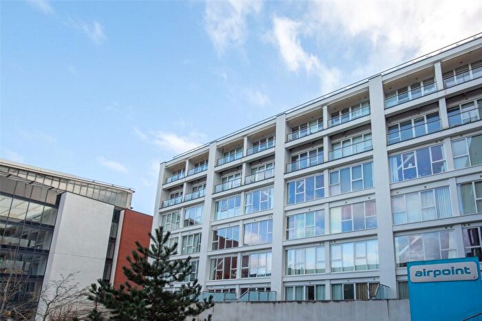 1 Bedroom Apartment For Sale In Skypark Road, Bristol, BS3